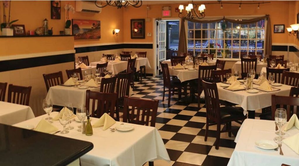 Interior dining room of Po Le Cucina in Ambler, PA